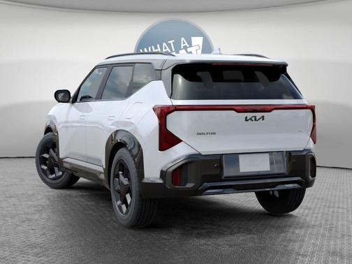 Snow White Pearl 2027 Kia Seltos X-Line S