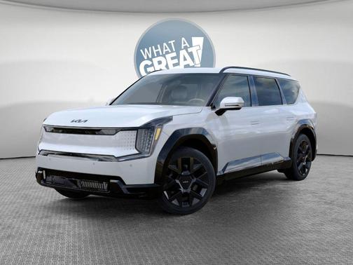 Glacial White Pearl 2026 Kia EV9 Land