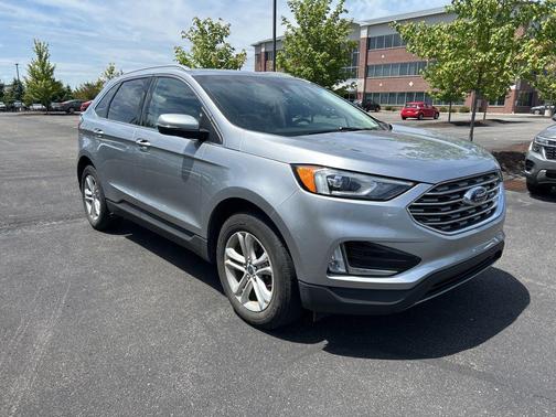 Iconic Silver Metallic 2020 Ford Edge SEL