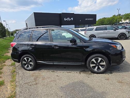 Crystal Black Silica 2018 Subaru Forester 2.5i Premium