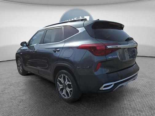 Gravity Gray 2023 Kia Seltos EX