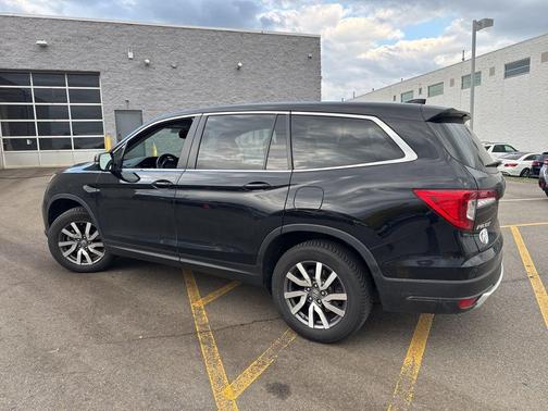 Crystal Black Pearl 2022 Honda Pilot AWD EX-L
