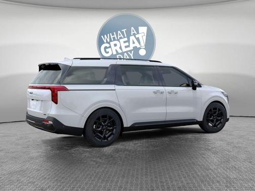 Snow White Pearl 2026 Kia Carnival Hybrid SX