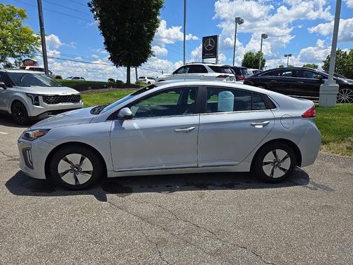 Stellar Silver 2022 Hyundai IONIQ Hybrid SE