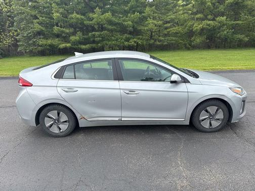 Stellar Silver 2022 Hyundai IONIQ Hybrid SE