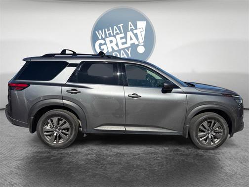 2022 Nissan Pathfinder SV 4WD