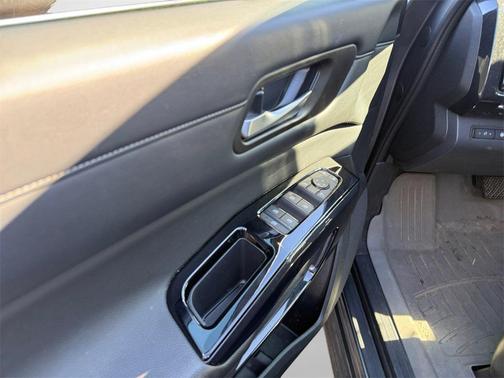 2022 Nissan Pathfinder SV 4WD