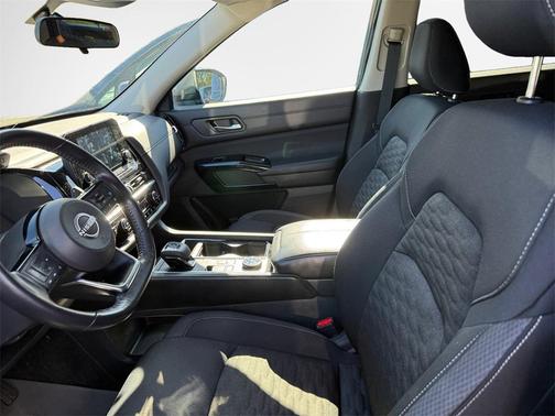 2022 Nissan Pathfinder SV 4WD