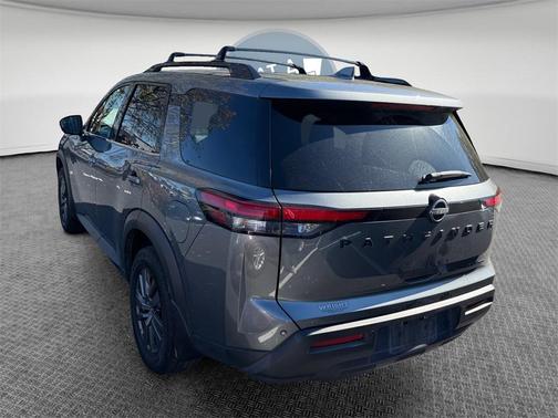2022 Nissan Pathfinder SV 4WD