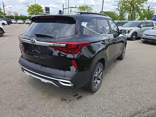 Cherry Black 2021 Kia Seltos EX