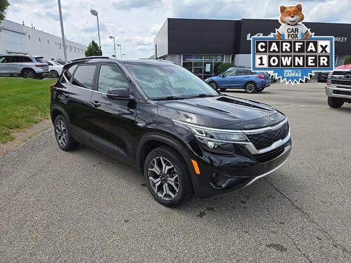 Cherry Black 2021 Kia Seltos EX