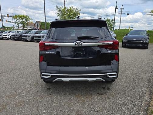Cherry Black 2021 Kia Seltos EX