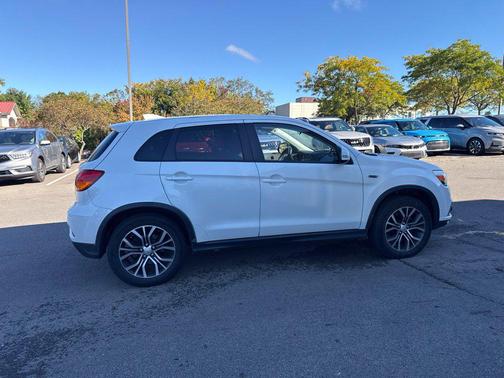 Pearl White 2019 Mitsubishi Outlander Sport 2.0 ES