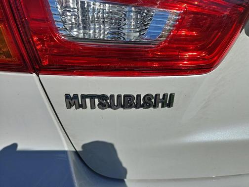 Pearl White 2019 Mitsubishi Outlander Sport 2.0 ES