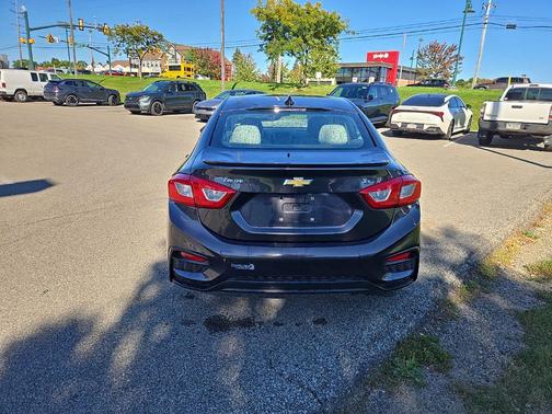 Tungsten Metallic 2017 Chevrolet Cruze LT