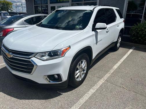 Summit White 2019 Chevrolet Traverse LT Cloth