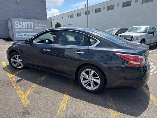 Storm 2015 Nissan Altima 2.5 SV