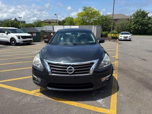 Storm 2015 Nissan Altima 2.5 SV