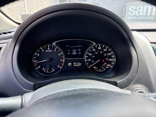Storm 2015 Nissan Altima 2.5 SV
