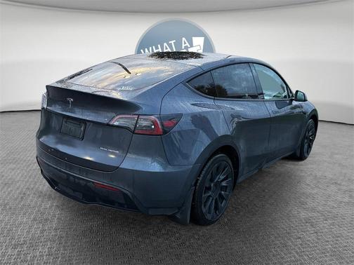 2022 Tesla Model Y Long Range Dual Motor All-Wheel Drive