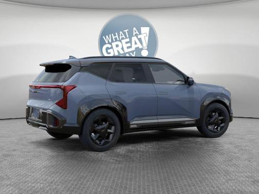 Pale Gray 2027 Kia Seltos X-Line S