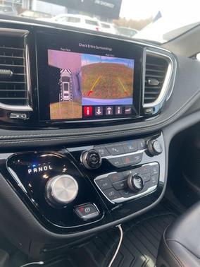 2024 Chrysler Pacifica Hybrid S Appearance Pkg