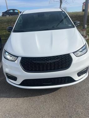 2024 Chrysler Pacifica Hybrid S Appearance Pkg