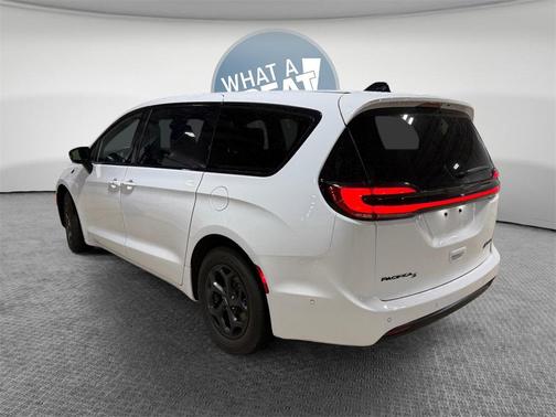 2024 Chrysler Pacifica Hybrid S Appearance Pkg