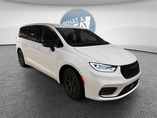 2024 Chrysler Pacifica Hybrid S Appearance Pkg