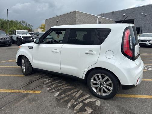 Clear White 2018 Kia Soul +