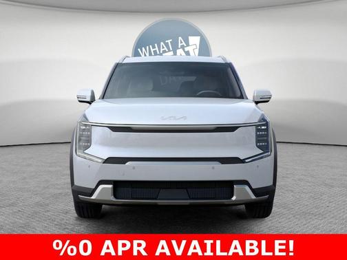 Glacial White Pearl 2026 Kia EV9 Wind