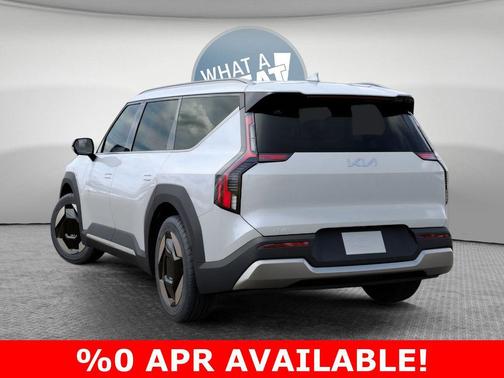 Glacial White Pearl 2026 Kia EV9 Wind