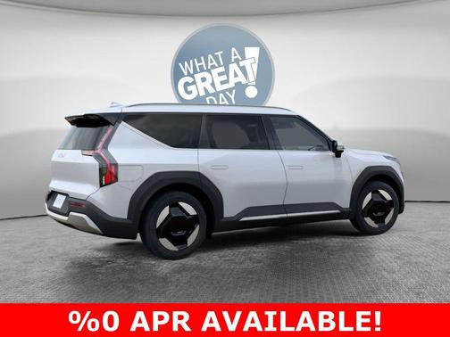 Glacial White Pearl 2026 Kia EV9 Wind