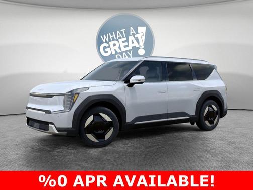 Glacial White Pearl 2026 Kia EV9 Wind