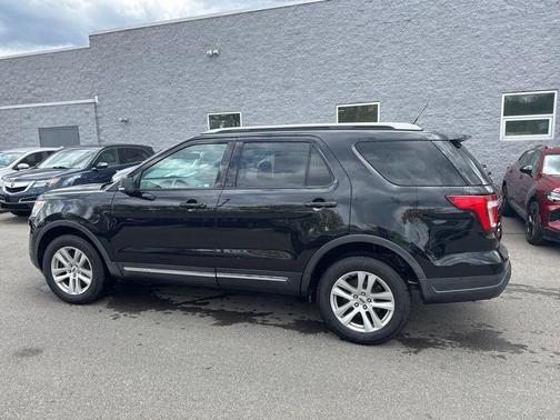 Agate Black Metallic 2019 Ford Explorer XLT