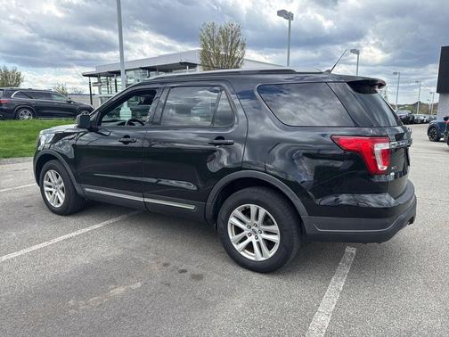 Agate Black Metallic 2019 Ford Explorer XLT