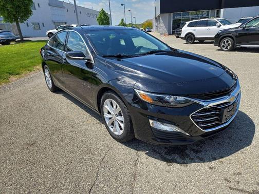 Mosaic Black Metallic 2023 Chevrolet Malibu FWD 1LT