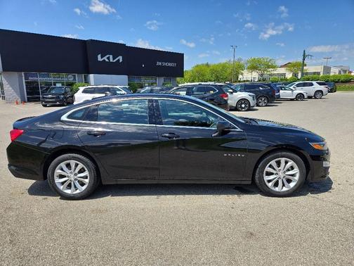 Mosaic Black Metallic 2023 Chevrolet Malibu FWD 1LT