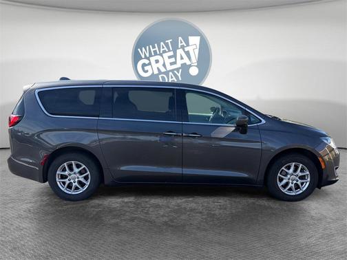2020 Chrysler Pacifica Touring