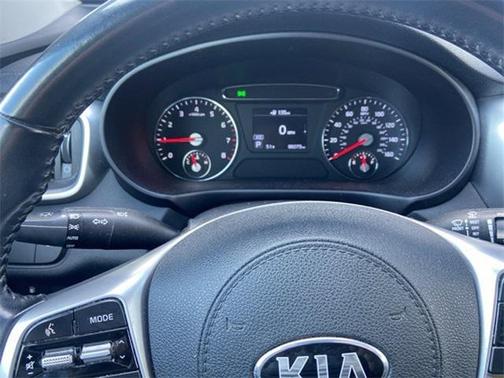 Everlasting Silver 2020 Kia Sorento LX