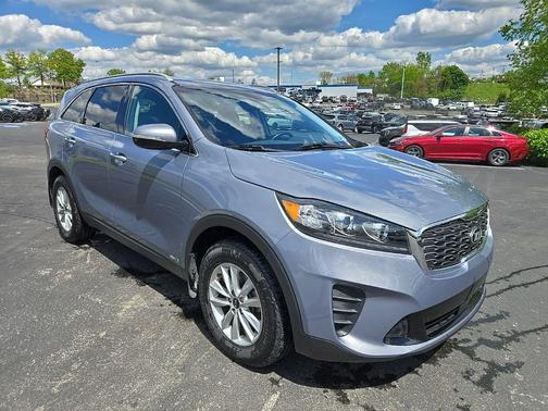Everlasting Silver 2020 Kia Sorento LX