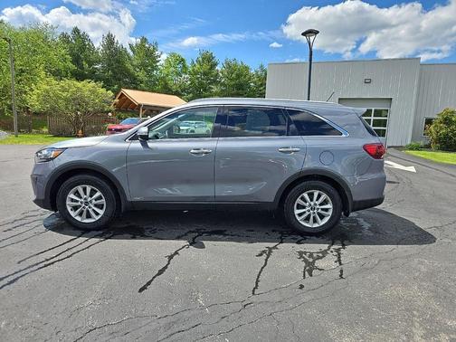 Everlasting Silver 2020 Kia Sorento LX