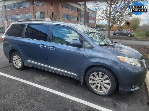 2017 Toyota Sienna XLE