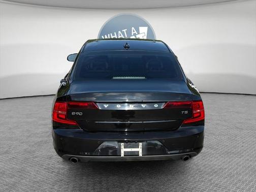 2018 Volvo S90 T5 Momentum