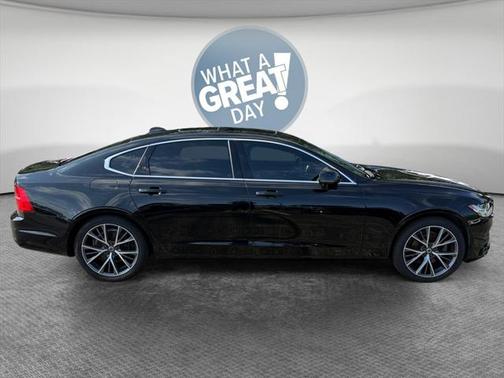 2018 Volvo S90 T5 Momentum
