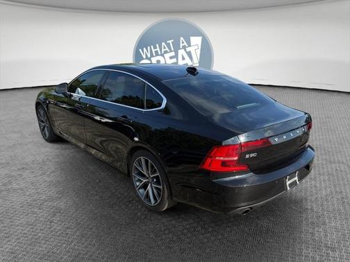 2018 Volvo S90 T5 Momentum