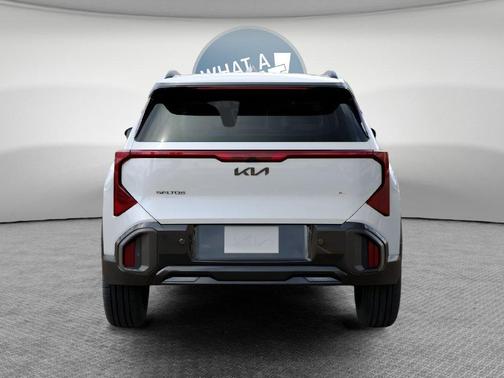 Snow White Pearl 2027 Kia Seltos X-Line SX