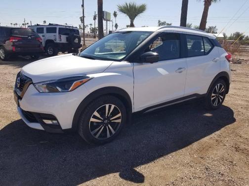 2020 Nissan Kicks SR