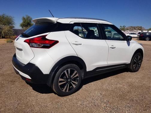 2020 Nissan Kicks SR