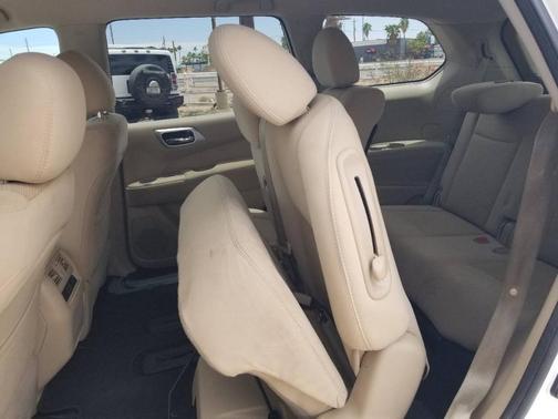 2016 Nissan Pathfinder S